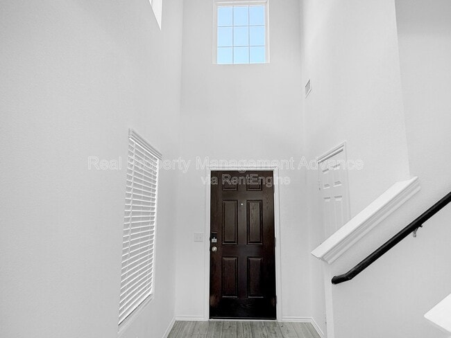 Building Photo - 846 Breakwater Dr