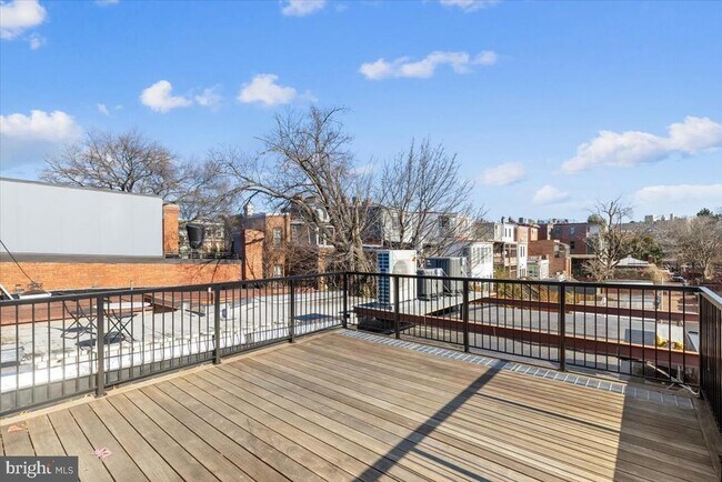 Building Photo - 3169 18th St NW