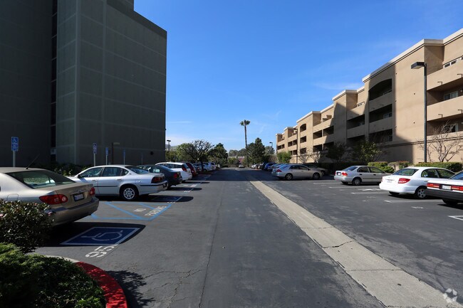 Huntington Gardens - Huntington Beach, CA | Apartment Finder