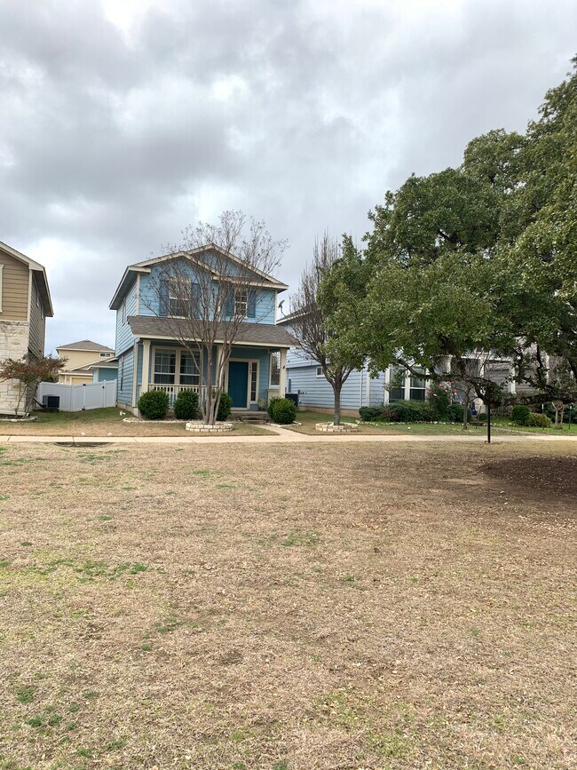 Building Photo - 1702 Sand Hills Dr