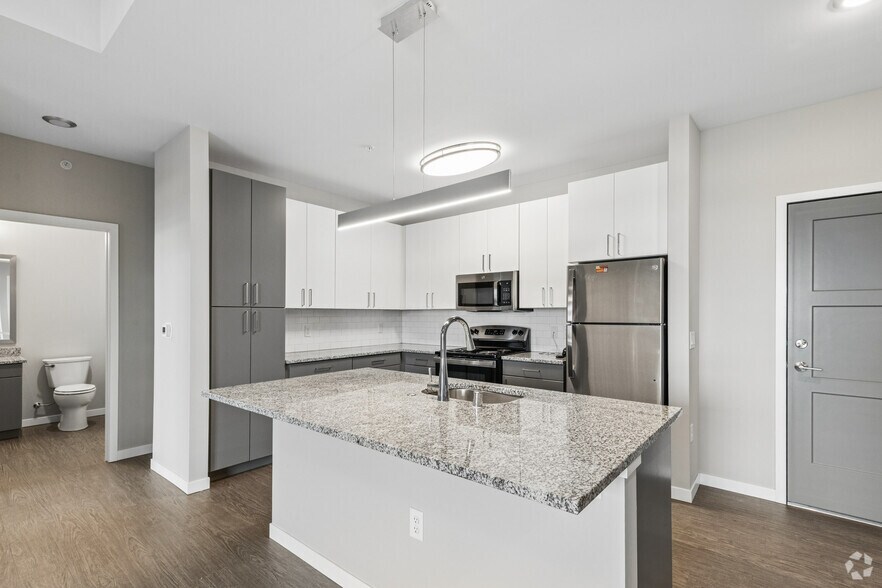 2BR, 2BA - 900SF - Kitchen - Limestone Ridge Apartments