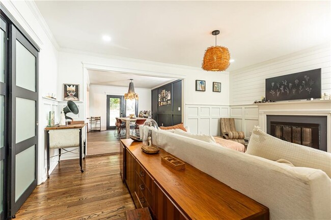 Building Photo - 1443 Fama Dr NE