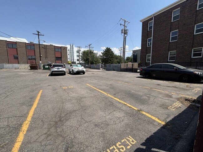 Building Photo - 517 E 500 S