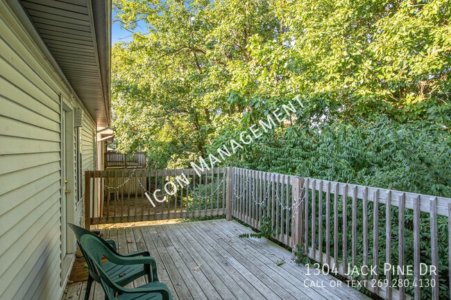 Building Photo - 1304 Jack Pine Way