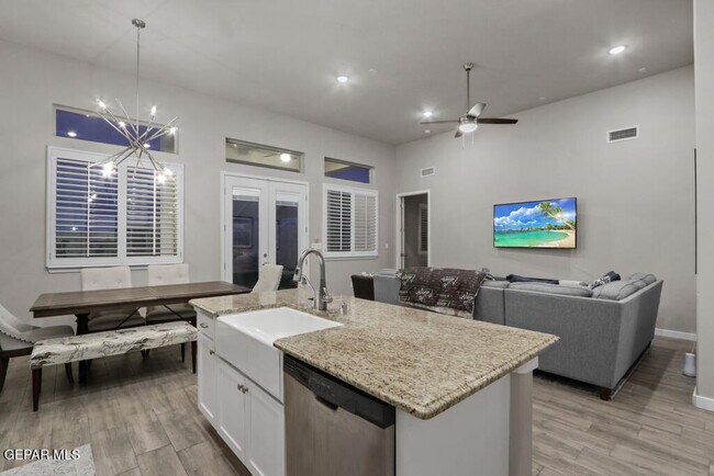 Building Photo - 4556 Marisabel Azcarate St