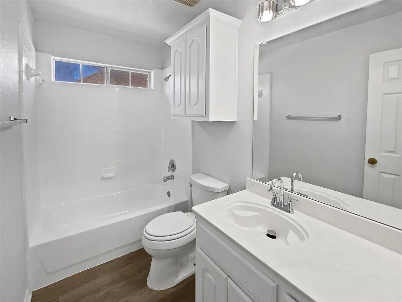 Building Photo - 1621 Cattail Creek Dr