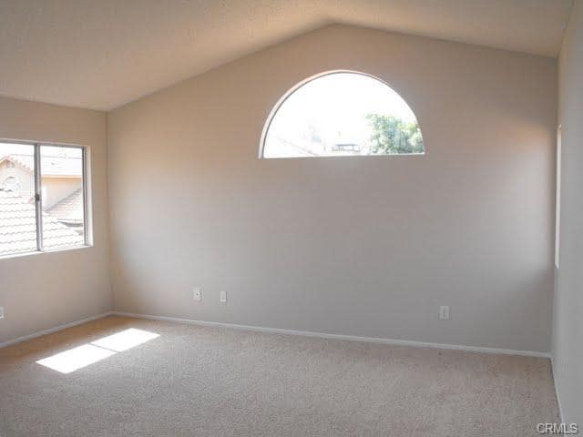 Building Photo - CHARMING 3 BEDROOM 2 STORY