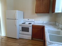 Building Photo - 1402 W Meinecke Ave