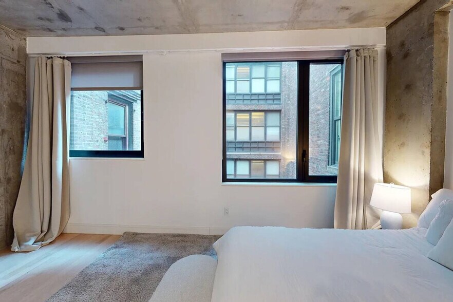 Building Photo - 132 W 26th St