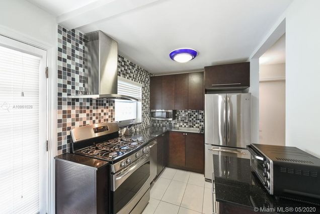 Building Photo - 1357 Collins Ave