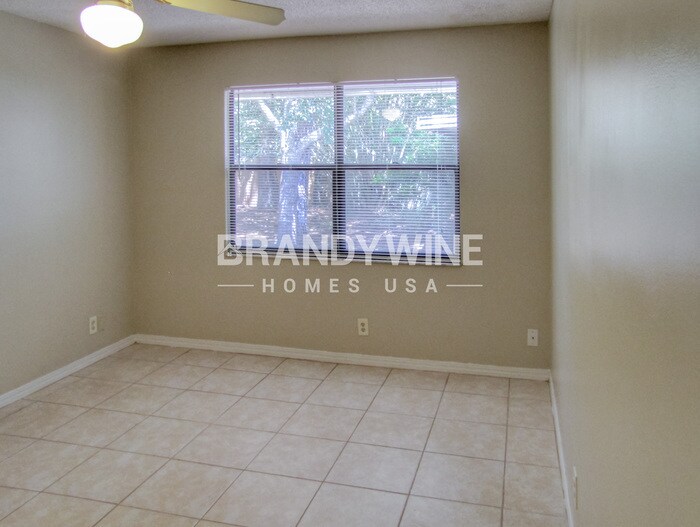 Building Photo - 8155 Crosswind Rd