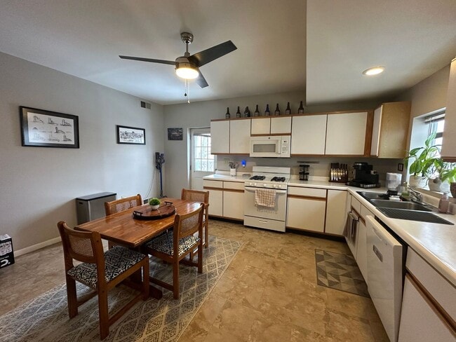 Building Photo - *** Amazing Apartment in Mt. Washington * ...