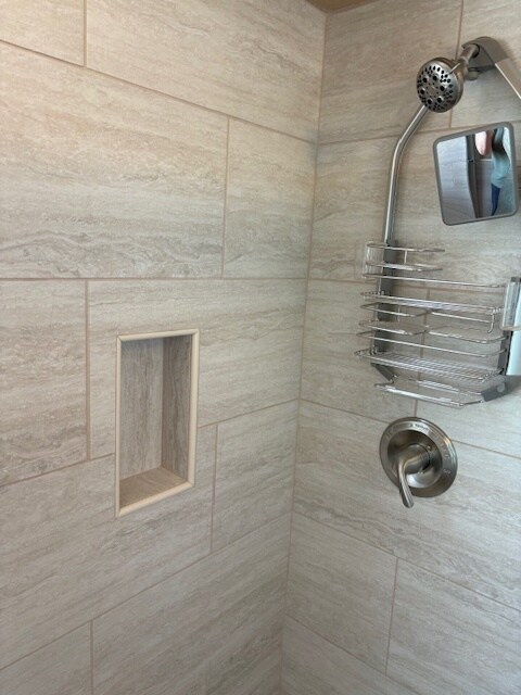 Master Bath updated - 817 E North Ln