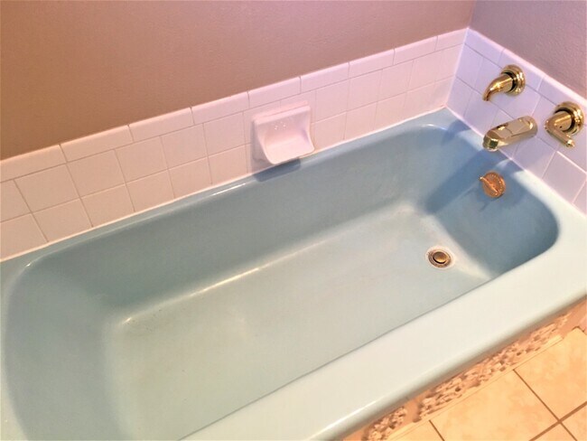 Building Photo - 2 Bed 1.5 Bath | Single Story | Nob Hill L...