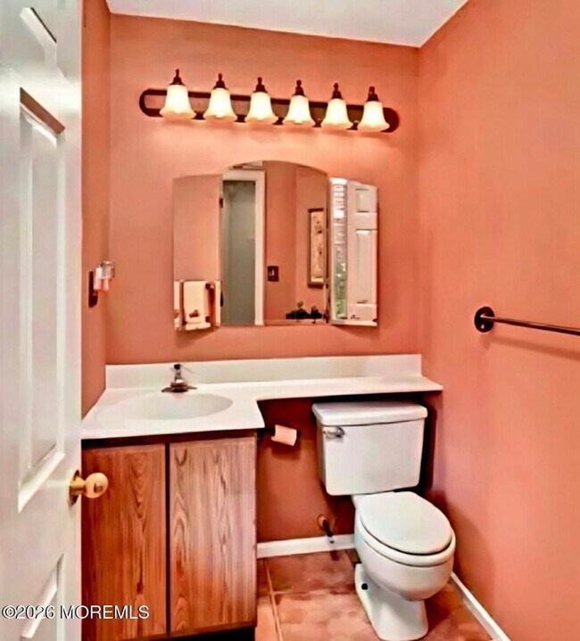 Building Photo - 35 Breakwater Square