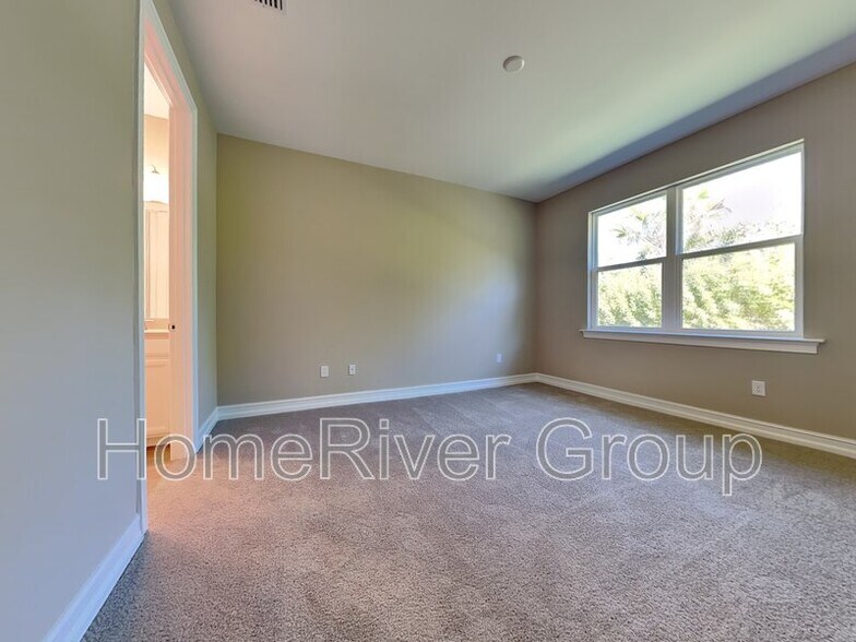 Building Photo - 1098 Enbrook Lp