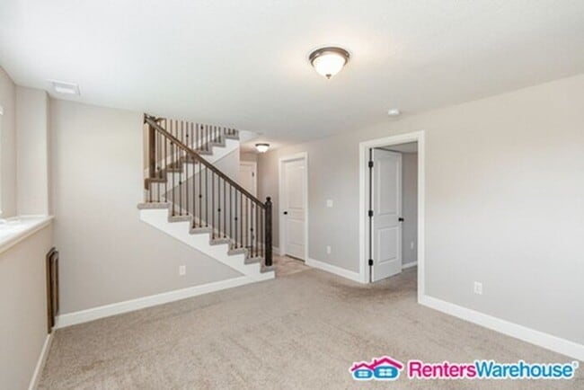 Building Photo - Spacious 4 bd, 3bth Home in Blue Springs. ...