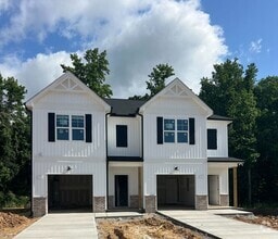 Building Photo - Move in Special* $500 Gift Card* 3 Bedroom...