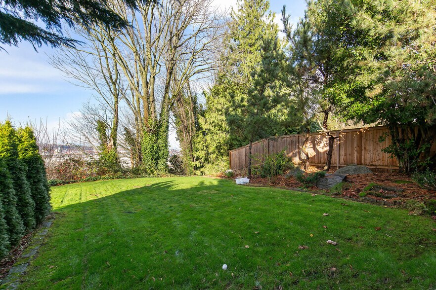 Building Photo - 4403 Powell Pl S