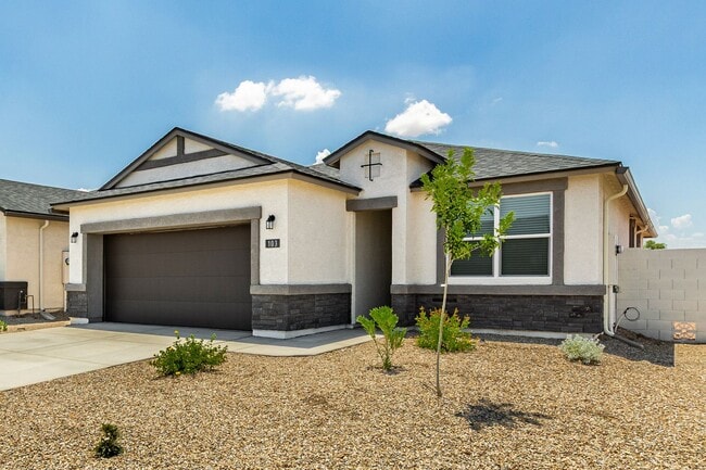 Building Photo - Beautiful 3 bed, 2 bath Casa Grande home