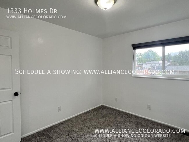 Building Photo - 1333 Holmes Dr