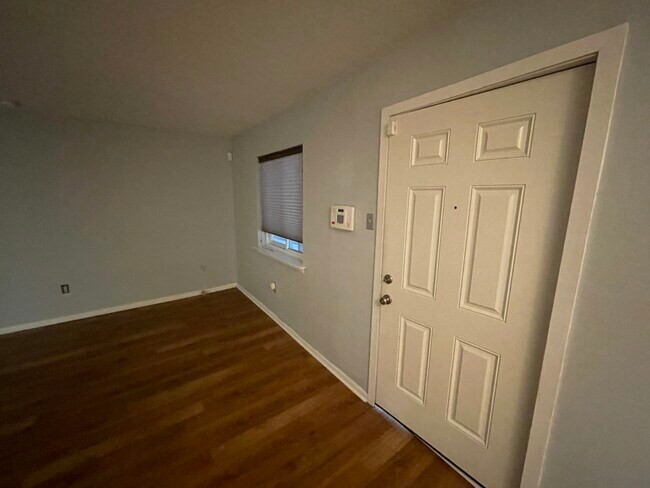 Building Photo - 500 Lake Marina Ave