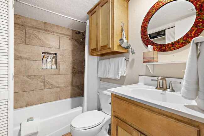 Building Photo - 2204 Trailside Dr