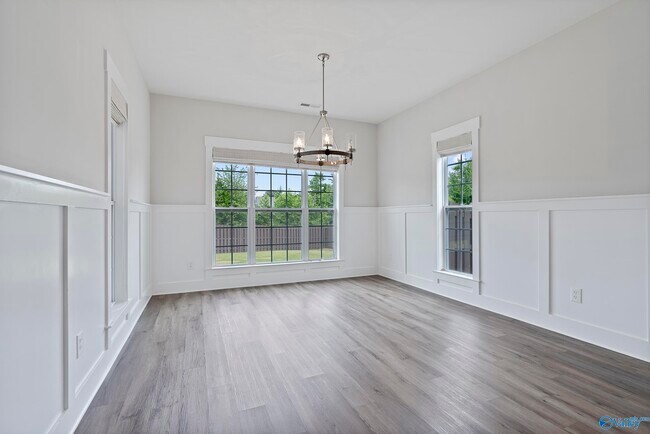 Building Photo - 6605 Waxwood Dr