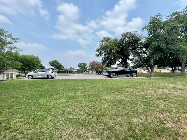 Building Photo - 1721 Timber Ridge Dr