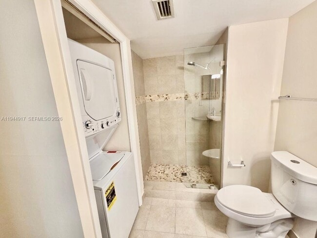 Building Photo - 16168 Laurel Dr