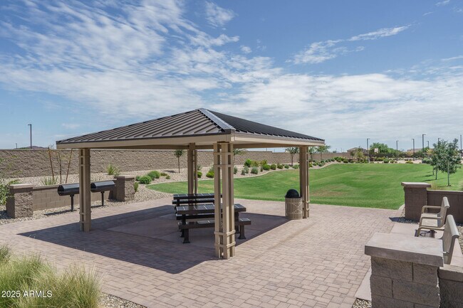 Building Photo - 16019 W Soft Wind Dr