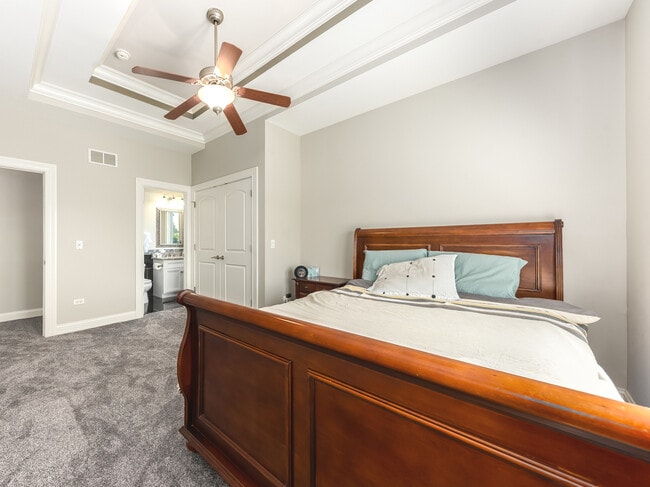 Building Photo - 2504 Skylane Dr