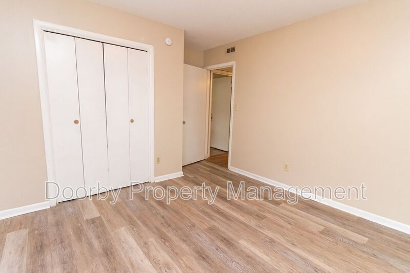 Building Photo - 5057 Cameron Ln