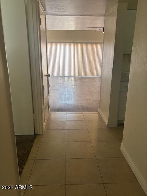 Building Photo - 1632 S River Dr