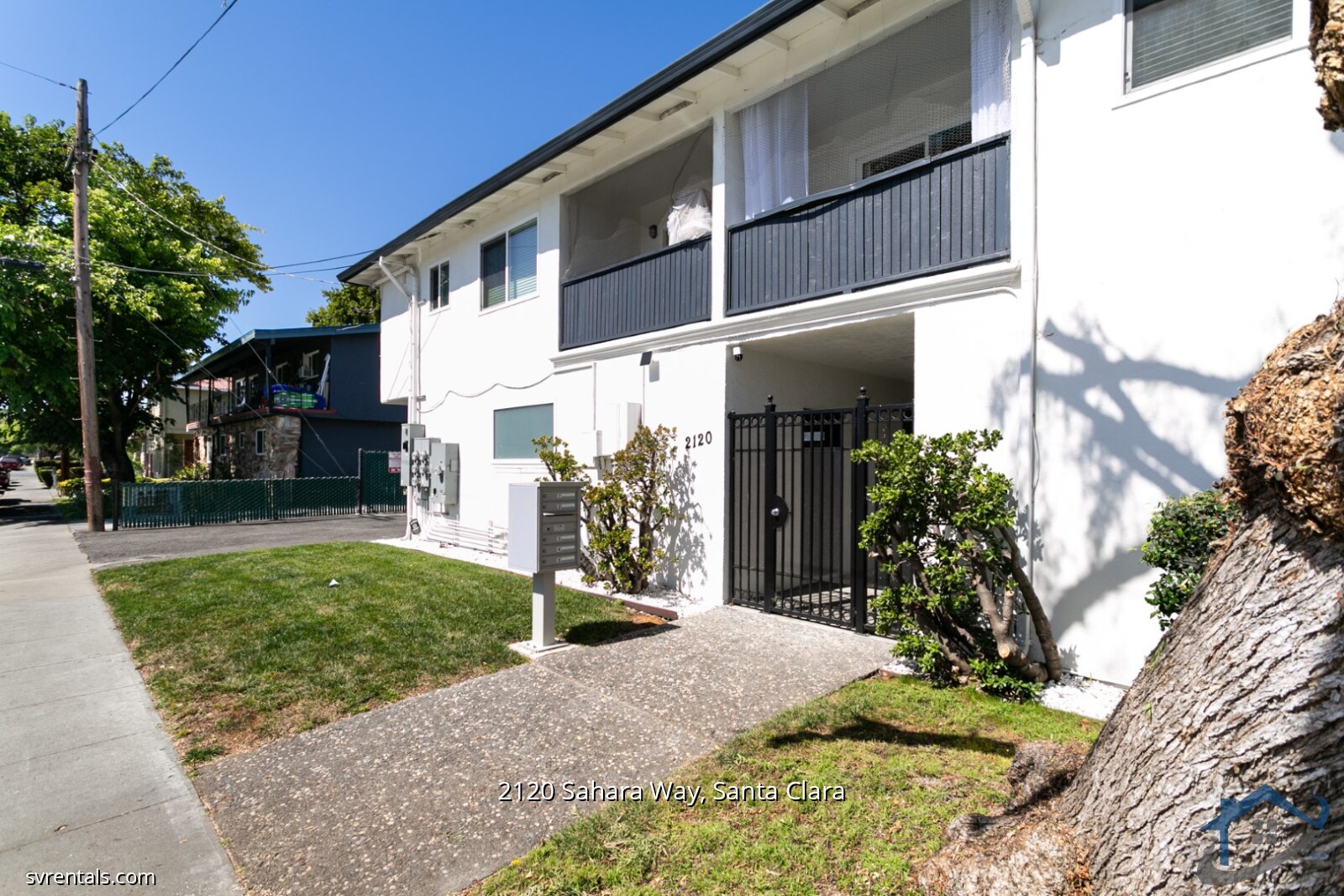 Building Photo - 2120 Sahara Way