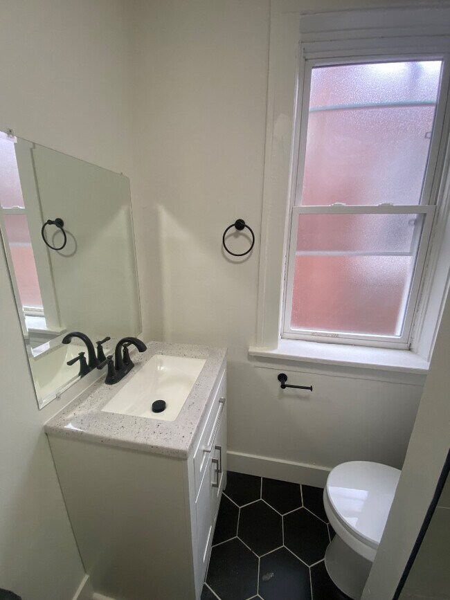 Building Photo - 4746 S Grand Blvd