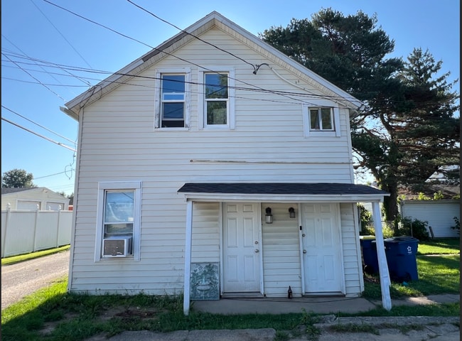 Building Photo - 314 W Battell St