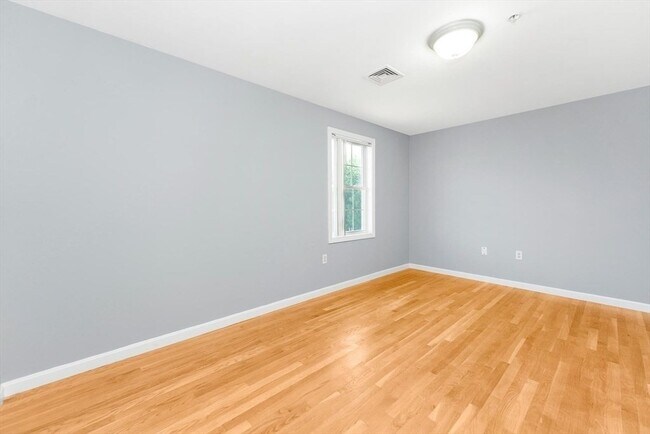 Building Photo - 1005 Trapelo Rd