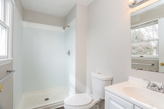 Building Photo - 3 Bedroom 2.5 bath in Nottingham MD