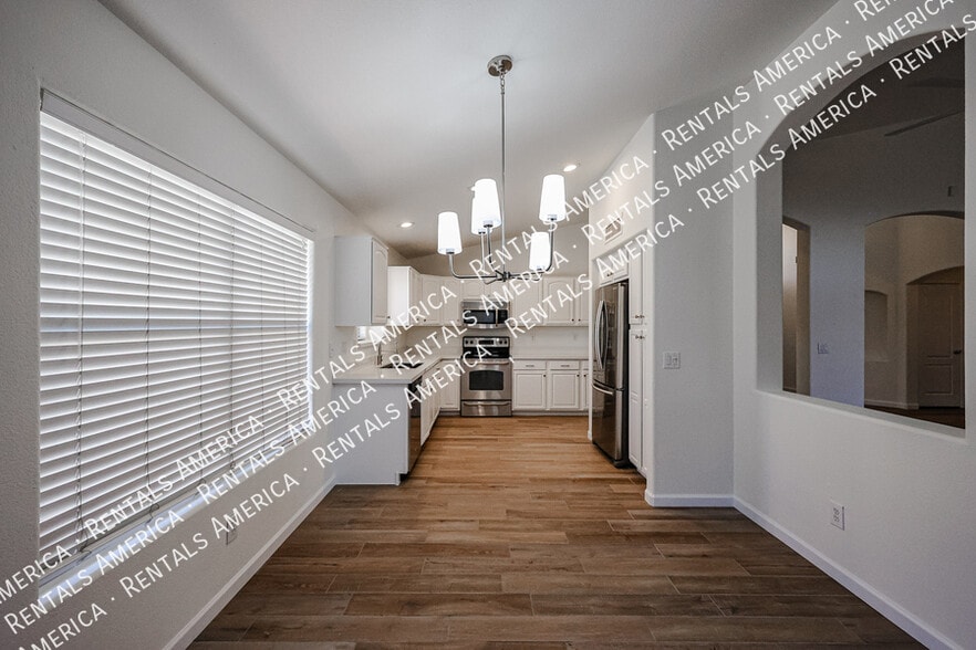 Building Photo - 2276 S Bahama Dr