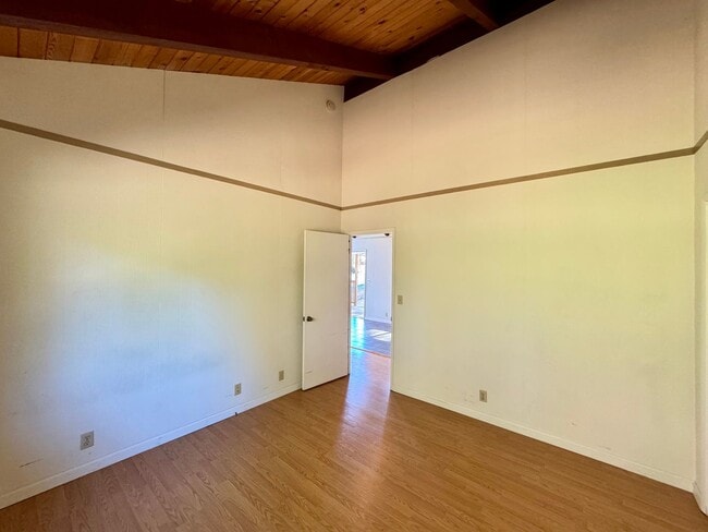 Building Photo - 11447 Lower Cir Dr