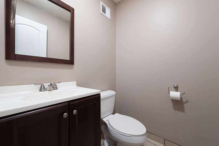 Building Photo - 8303 N Everton