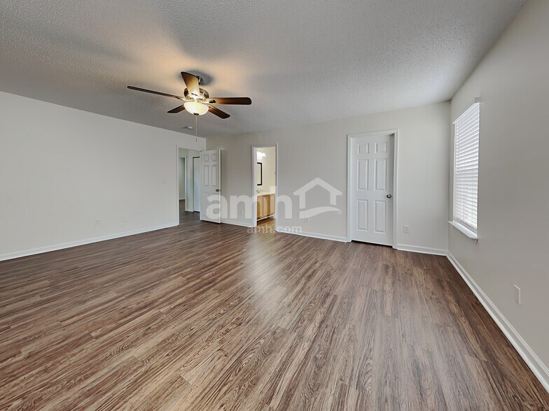 Building Photo - 211 Calla Lilly Ln