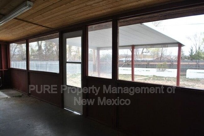 Building Photo - 3307 Edgecliff Dr