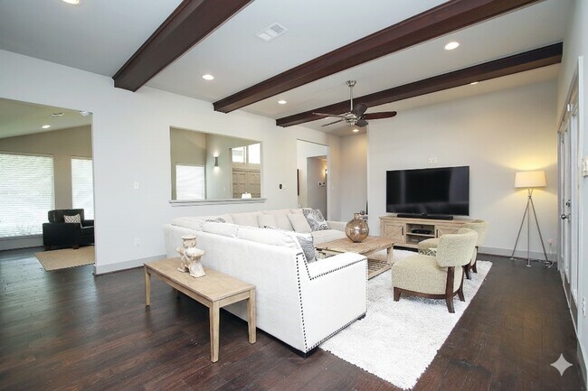 Building Photo - 5319 Paisley Ln