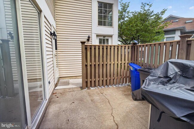 Building Photo - 31 Brookside Ct
