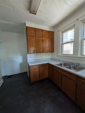 Building Photo - Section 8 approved 3 bed 1 bath home in McKeesport!