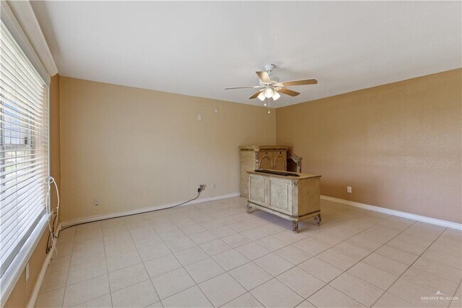 Building Photo - 3208 N Westgate Dr