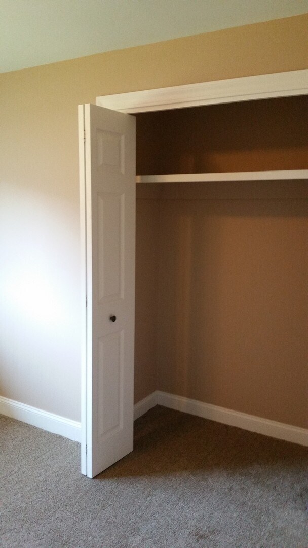 Building Photo - WEST END CHARMER! PERFECT HOME FOR ENTERTA...