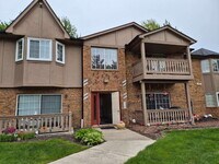 Building Photo - 30512 Oakridge Manor Dr